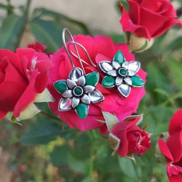 EARRINGS - SALE - - Picture 2 of 3